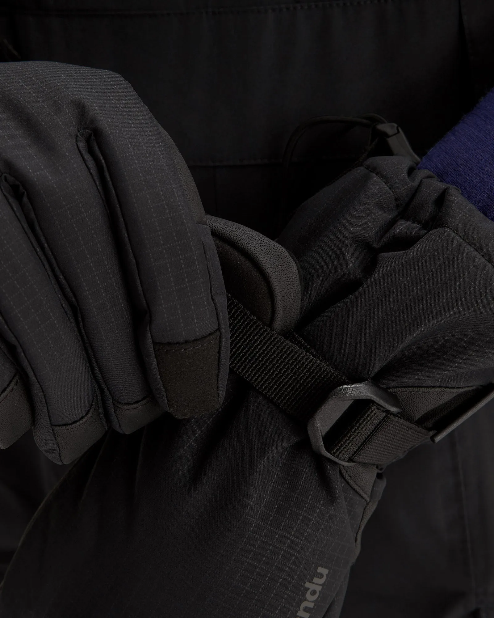 PWDR-Days Women's Insulated Snow Gloves - Black Stingray