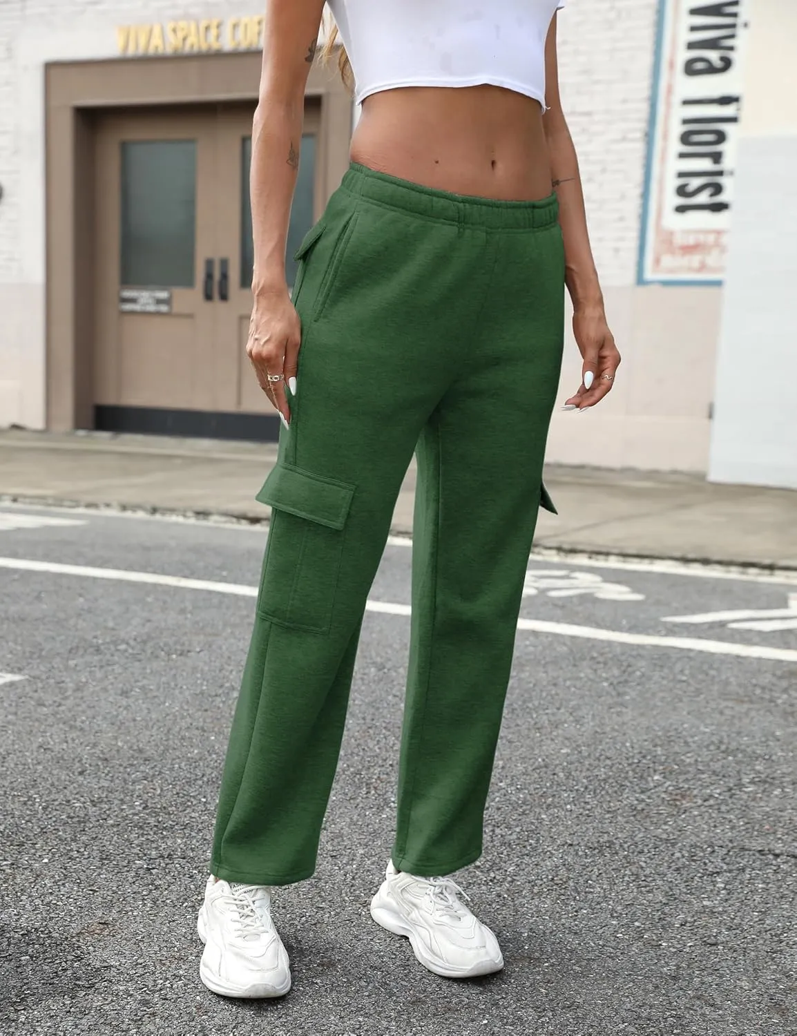 QIBABU Womens Fleece Cargo Sweatpants Casual Baggy Wide Leg Jogger Pants Athletic Open Bottom with Pockets